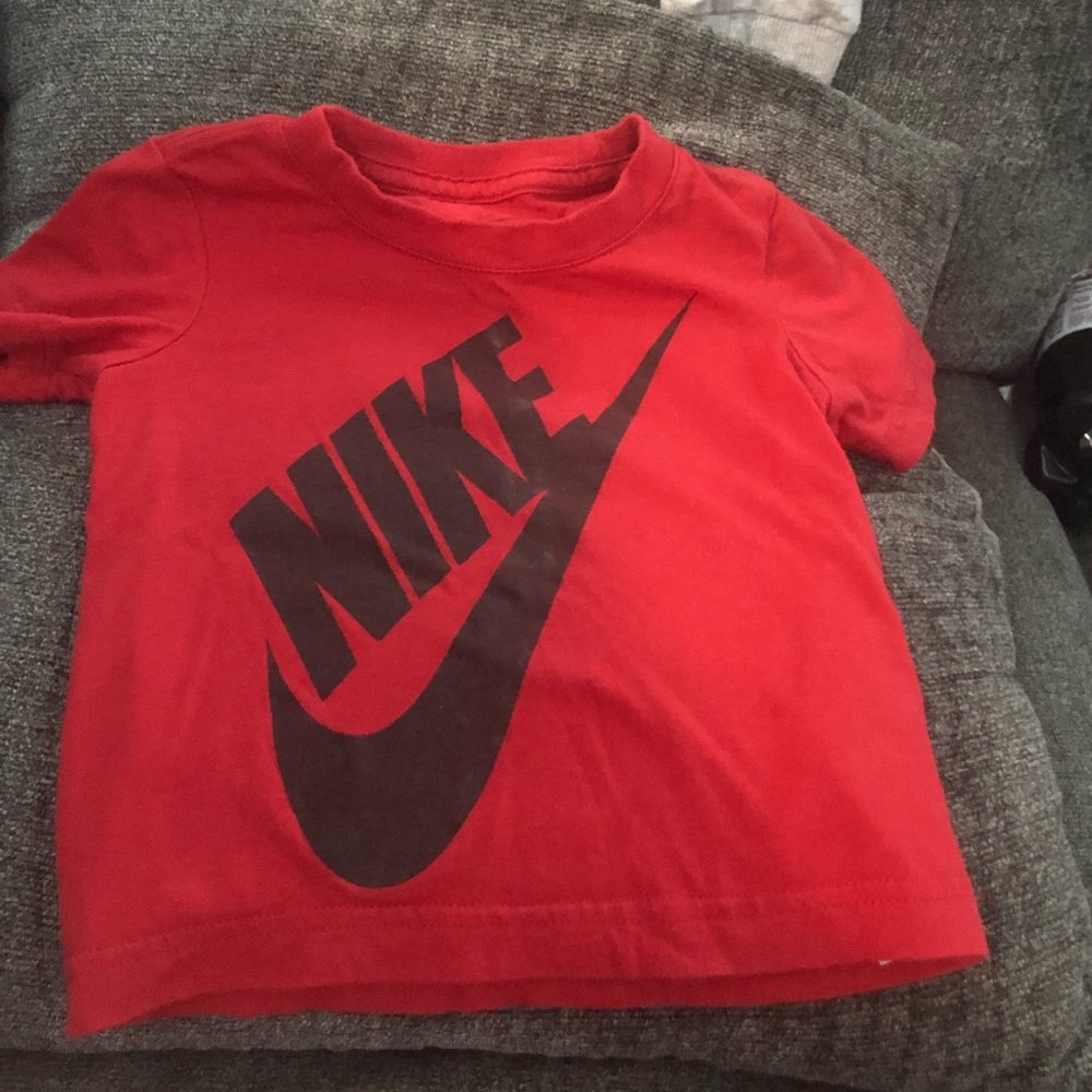 2t Nike t shirt